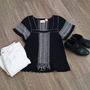 Guinevere Anthro Sweater Short Sleeved